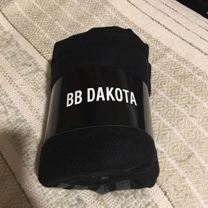 Brand new B.B. Dakota poncho